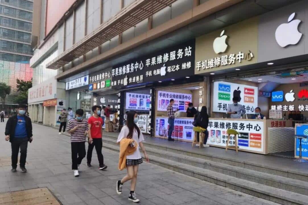 Shenzhen Huaqiangbei, China's most prosperous electronics market, resumes operations