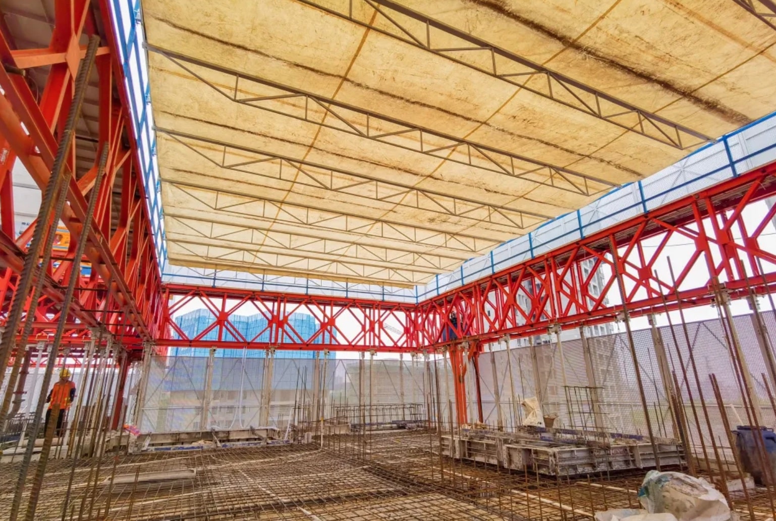 Chinese company builds houses with huge automated machine