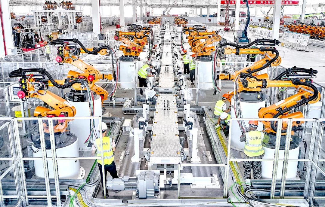 Here's how China's largest real estate developer makes cars