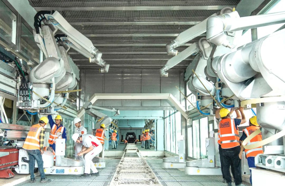 Here's how China's largest real estate developer makes cars