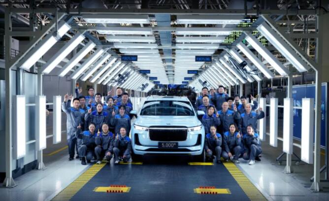 Li Auto delivers record 4,646 units in November, new orders exceed monthly production for first time