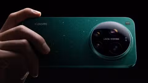 China's Feb phone shipments continue double-digit decline